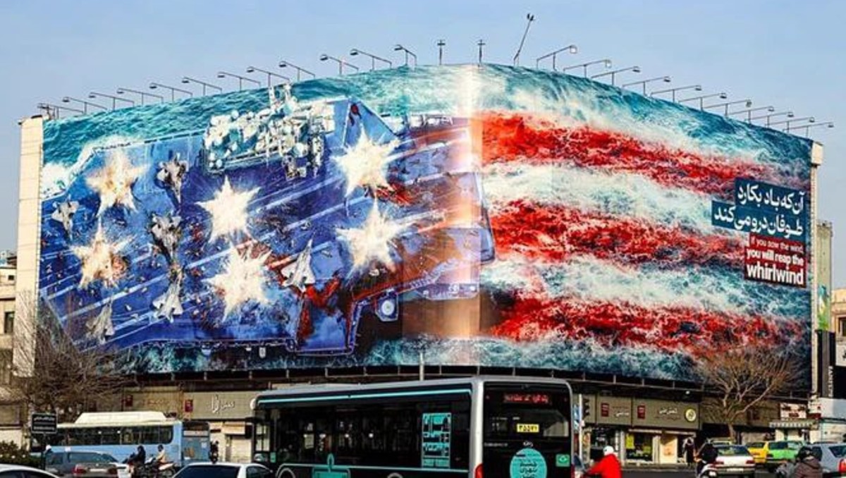 La pintura utiliza los colores de la bandera estadunidense para representar el ataque. | EFE