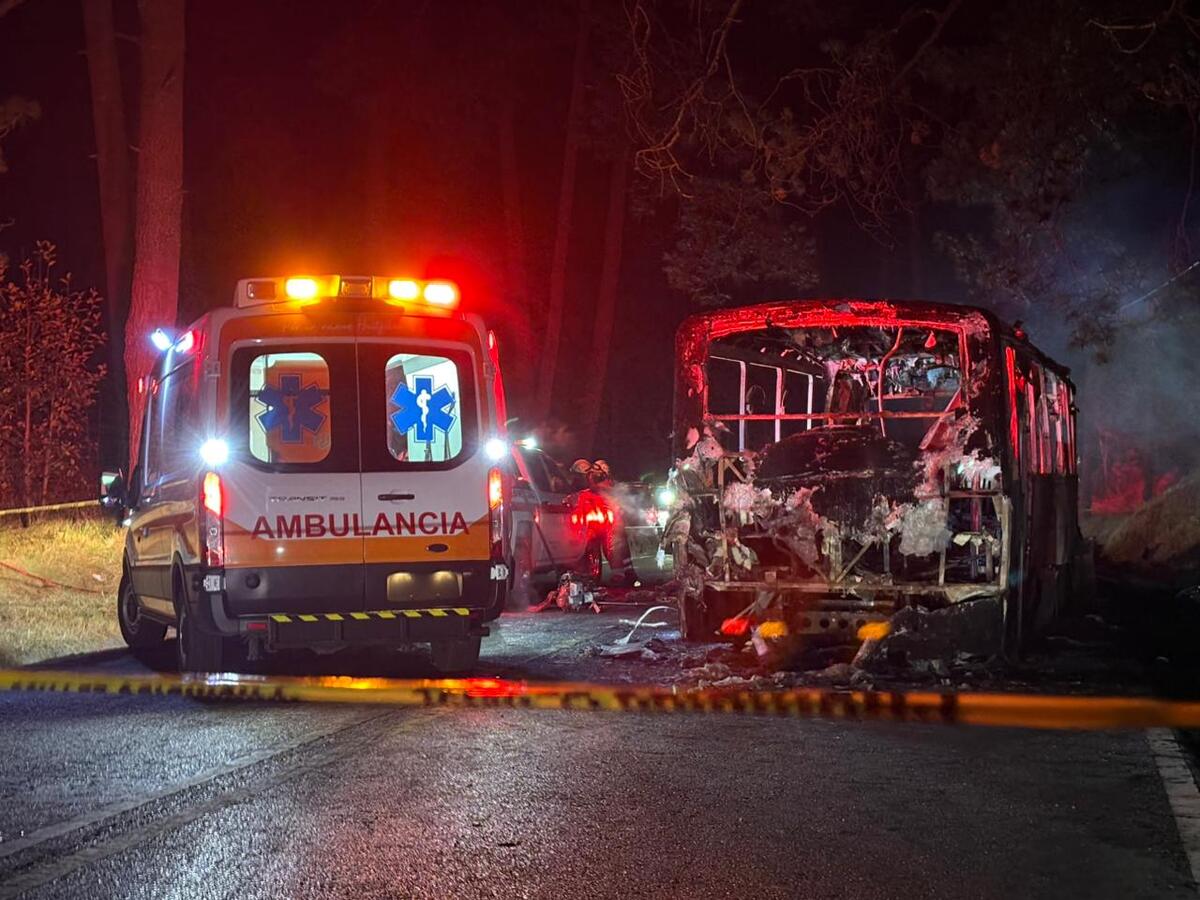 Choque en la México-Cuernavaca deja al menos 4 muertos y 11 heridos