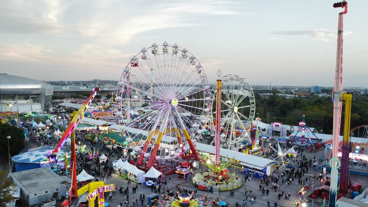El costo de acceso a la Feria de León se mantendrá sin cambios, con una tarifa de 15 pesos por adulto. | Dany Béjar.