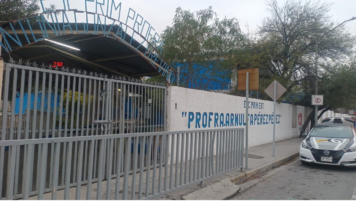 A la escuela primaria “Arnulfa Pérez Pérez” en la colonia Unidad Laboral solo acudieron las maestras. | Erik Solheim Rocha