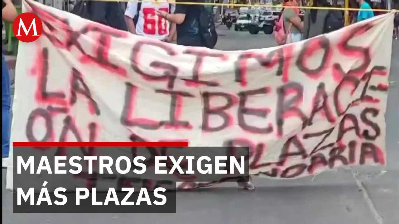 Grupos normalistas protestan en Chiapas para solicitar la apertura de vacantes en niveles educativos