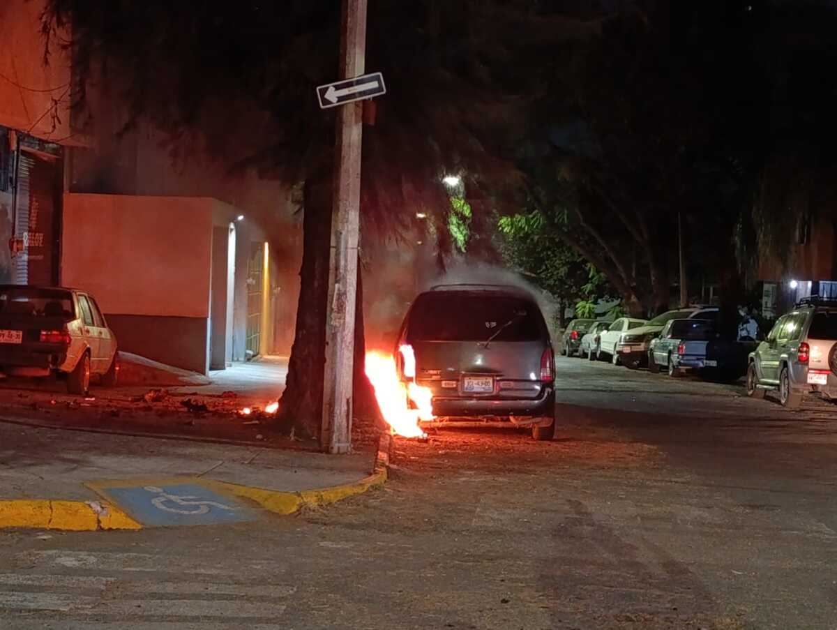 Ambo pors incendios ocurrieron en la colonia El Rosario. (Vicente Torres)