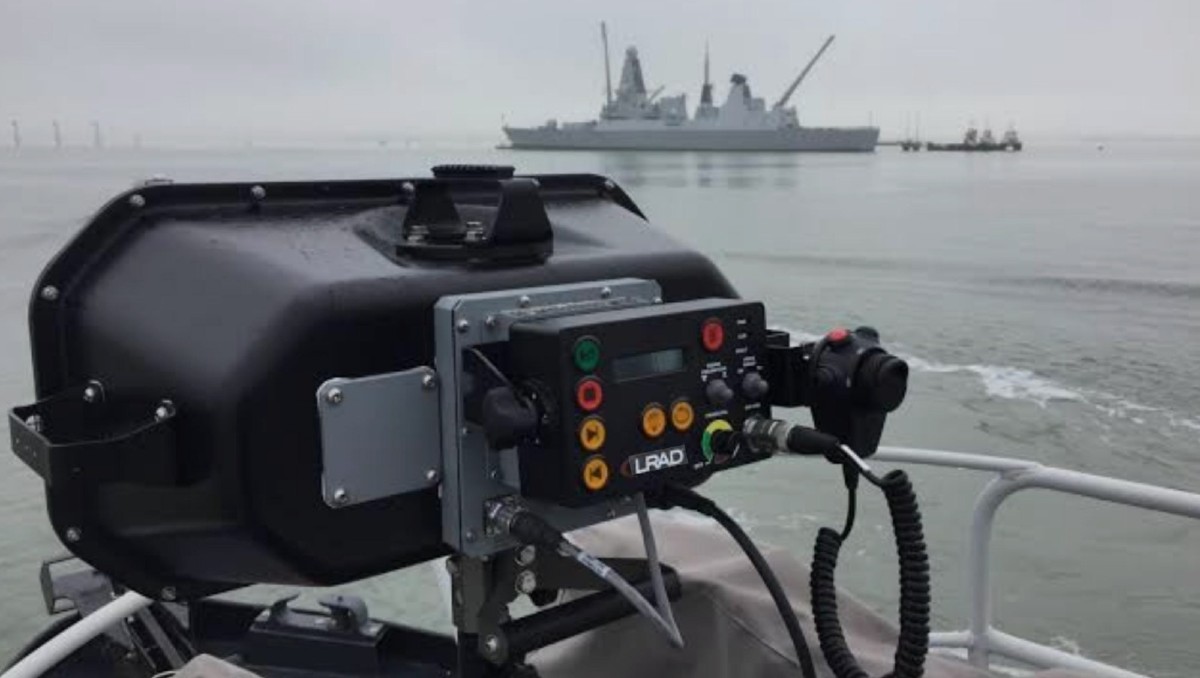 Sin balas ni humo, solo dolor: el misterio de las armas sónicas que rediseña la seguridad pública y el control de multitudes