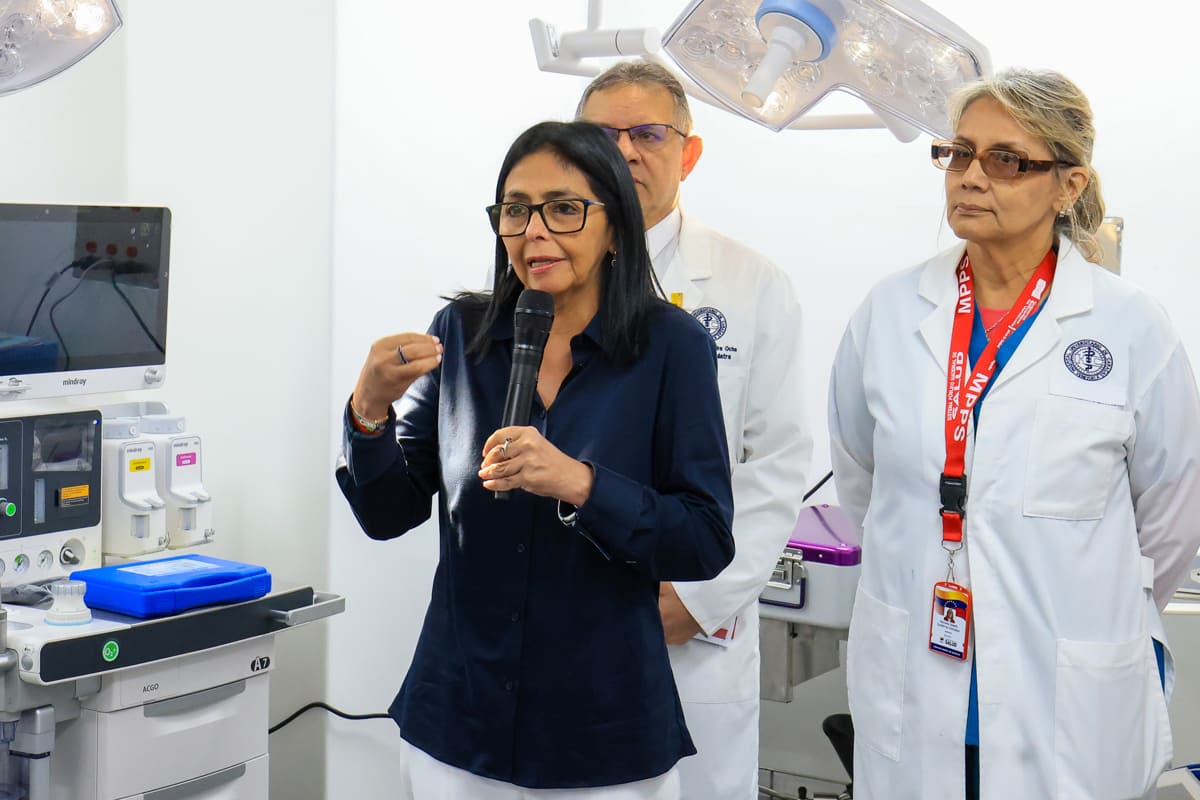 Rodríguez también informó de la compra en EU de equipos para los hospitales con estos recursos liberados. | EFE