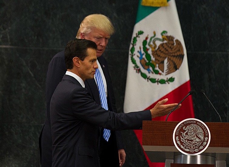 En 2016, como candidato presidencial, Donald Trump se reunió en México con el entonces mandatario Enrique Peña Nieto. | Javier Ríos