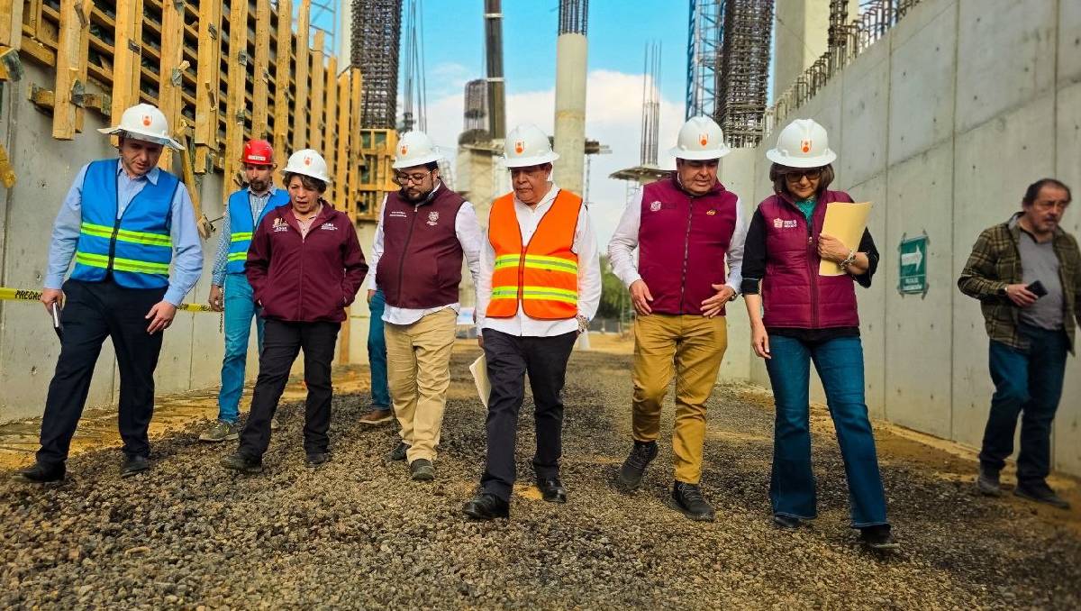 Delfina Gómez supervisó el avance de la construcción del Mexicable. Foto: (Especial)