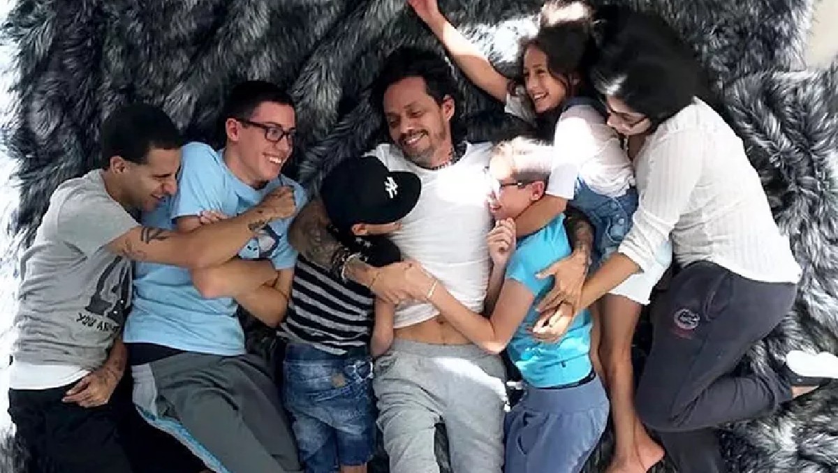 Ellos son los ocho hijos de Marc Anthony y sus madres