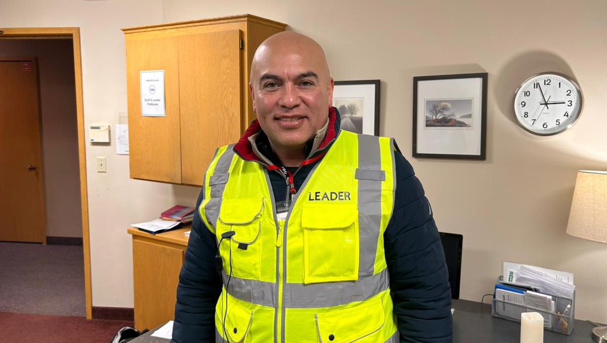 La última línea de defensa: iglesia de Minnesota protege y alimenta a familias que huyen del ICE