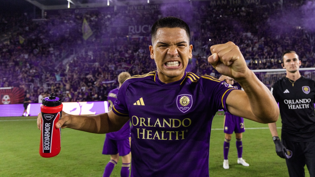 Tigres tiene en la mira a César Araújo, contención uruguayo (X @OrlandoCitySC)