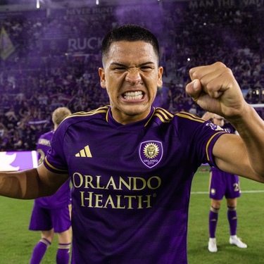 Tigres busca reforzar su medio campo, y una de las opciones es el uruguayo César Araújo ex de la MLS