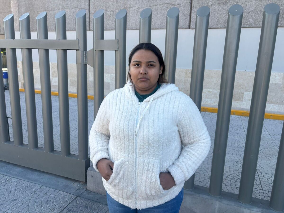 Violeta Martínez Martínez no se separa de la cama donde su hijo de apenas tres años lucha por vivir. | Especial