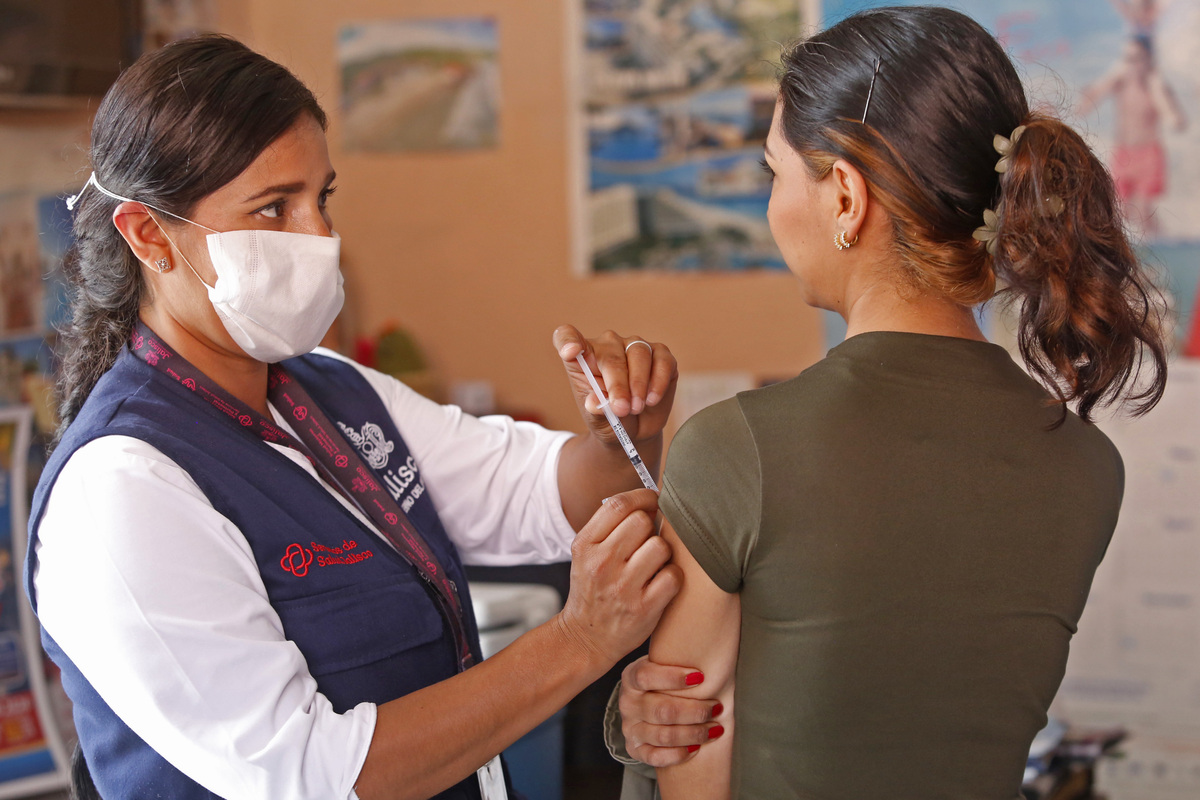 Brigadas de vacunación vs sarampión en Tlaquepaque. (Fernando Carranza)