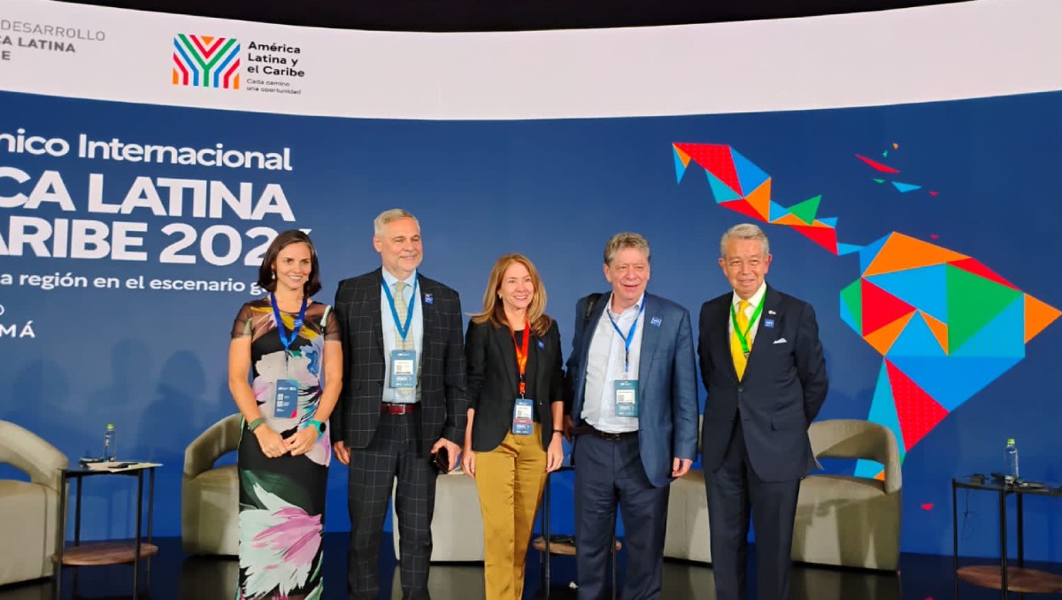 El Comce participó en el Foro Económico Internacional de América Latina y el Caribe organizado por el CAF, en Panamá. Foto: Especial