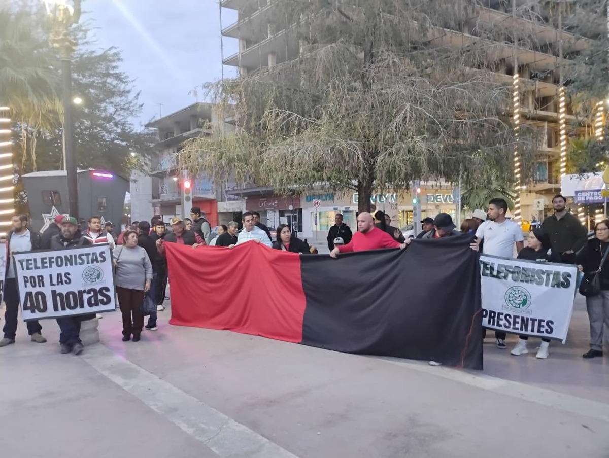 Integrantes del Sindicato Nacional Monte de Piedad y del STRM realizaron una protesta al cumplirse 121 días de huelga.| Alejandro Castañeda.