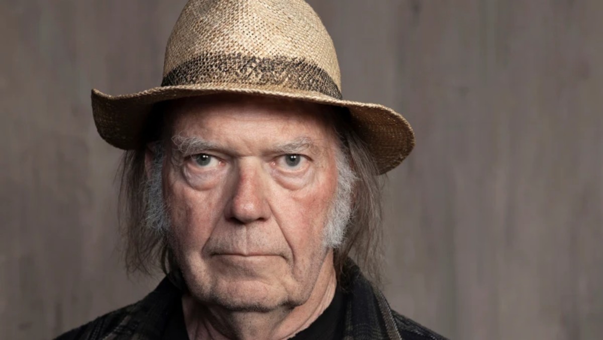 El músico hizo esto como una medida ante la tensión política que vive el territorio. | AP