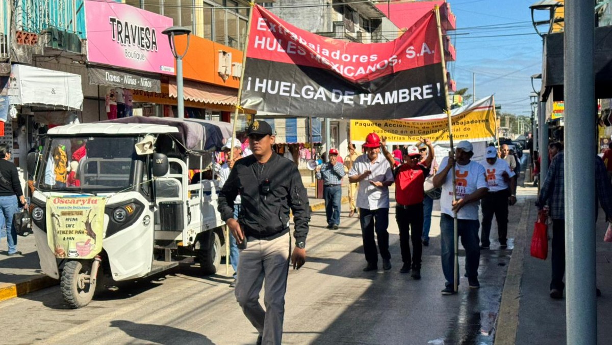 Ex trabajadores de Hules Mexicanos realizan huelga. (Mario Juárez)