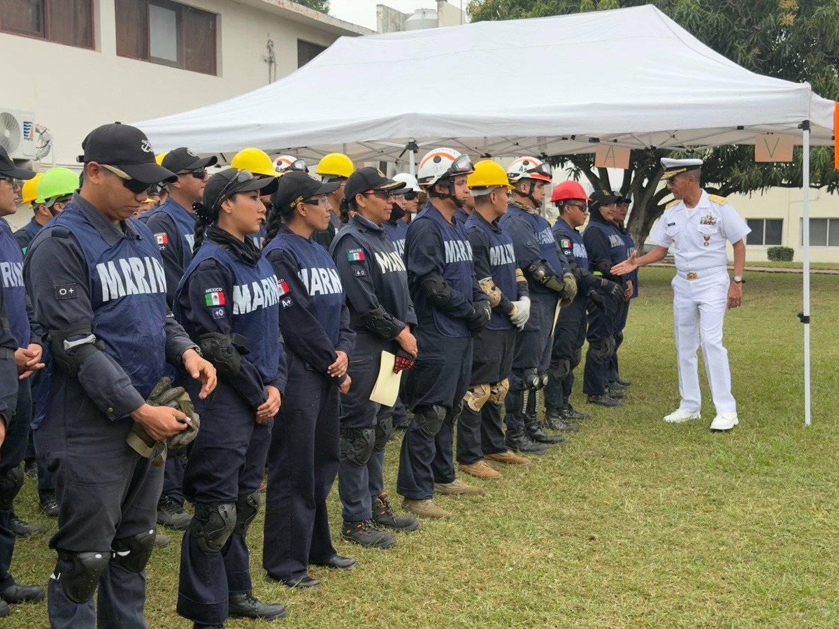 La ceremonia de clausura estuvo encabezada por el almirante Ramiro Lobato Camacho