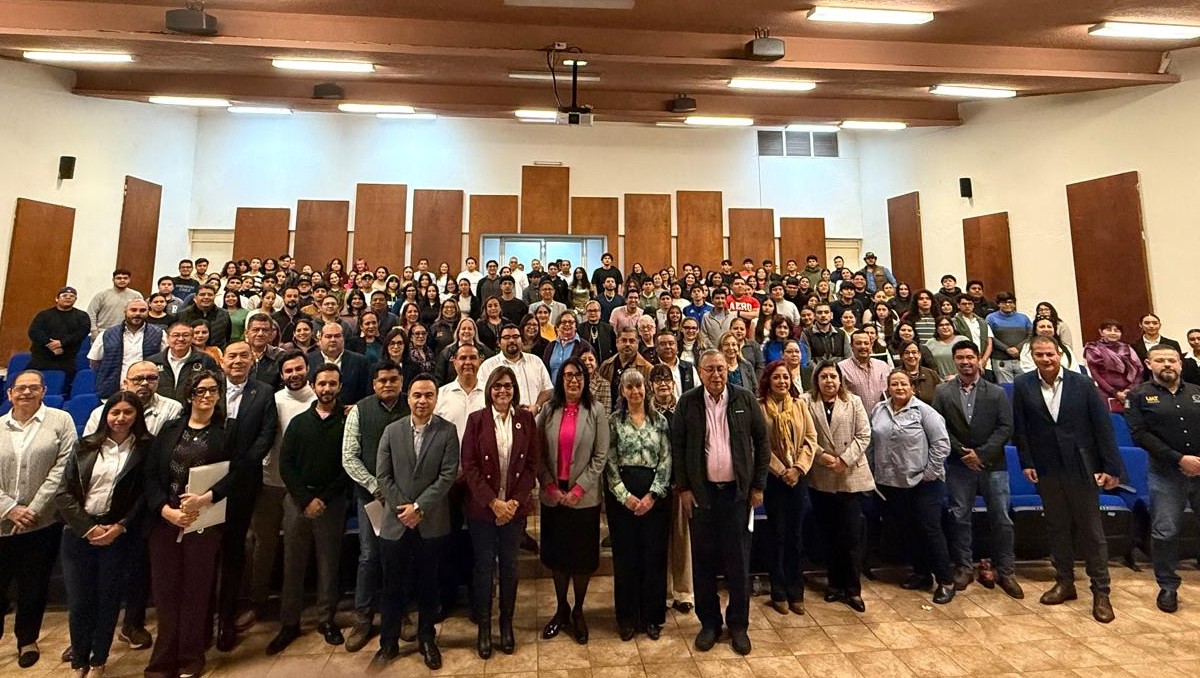 Integrantes de Canacintra Tampico visitaron la Facultad de Comercio de la UAT.