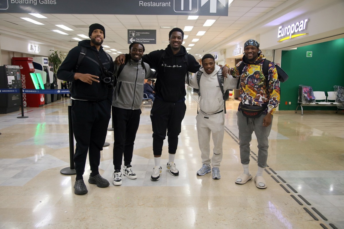 Este jueves arribaron a la ciudad de Torreón nueve jugadores de Toros Laguna. |  Martín Piña