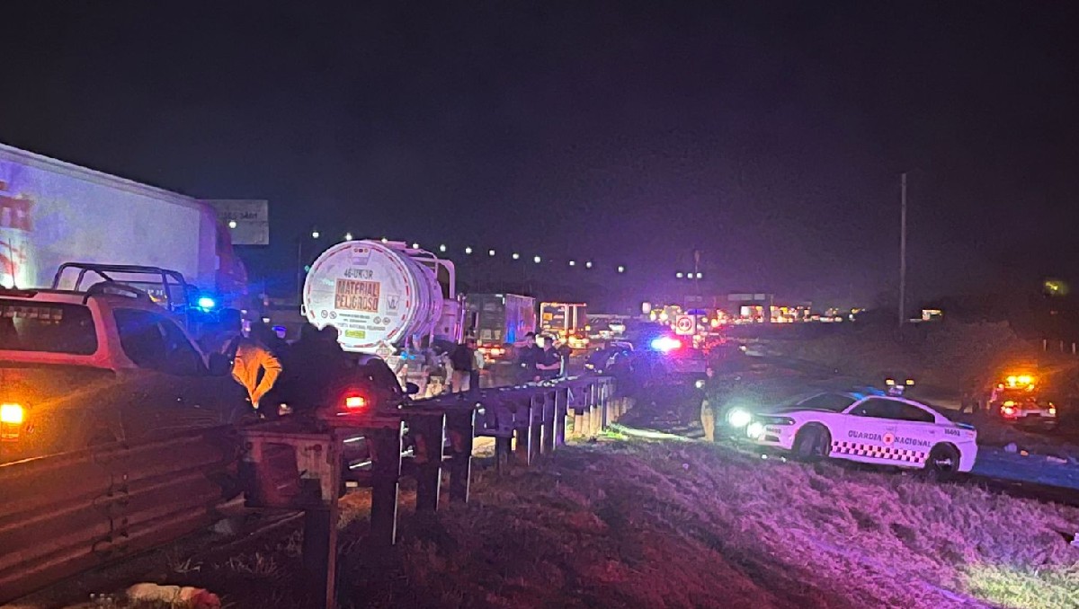 Aseguran pipa con huachicol tras persecución en la México-Querétaro