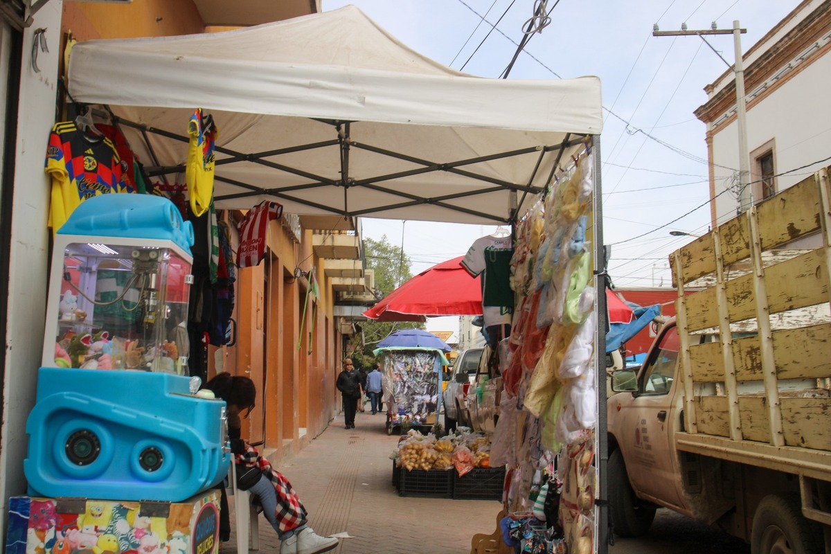 En Lerdo, ambulantes sí entrarán a plan de reordenamiento de banquetas. | Rolando Riestra