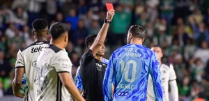 André-Pierre Gignac fue expulsado por primera vez con los Tigres, en el partido contra León en el Clausura 2026; es su primera expulsión después de 429 partidos