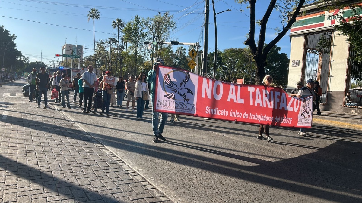 Nueva manifestación en Guadalajara por el alza al transporte (Foto: Josefina Ruiz)