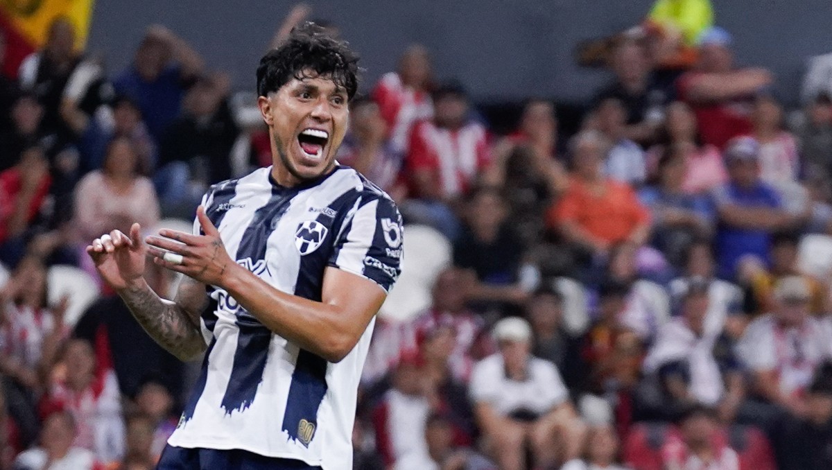 Carlos Salcedo se perdería el debut de Rayados de Monterrey en Concachampions (Imago7)