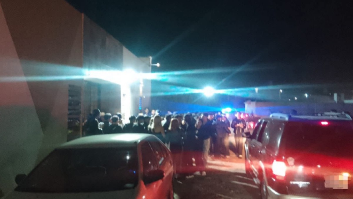 Elementos de Fiscalización procedieron al desalojo del lugar con el objetivo de proteger la integridad de los asistentes. | Redes sociales