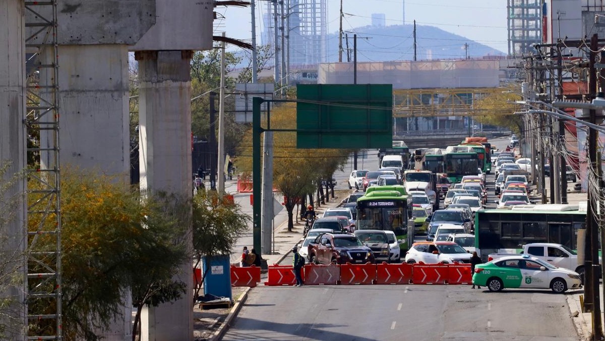 Metrorrey anunció que unidades de Transmetro darán el servicio provisional a los usuarios. Foto: Roberto Alanís