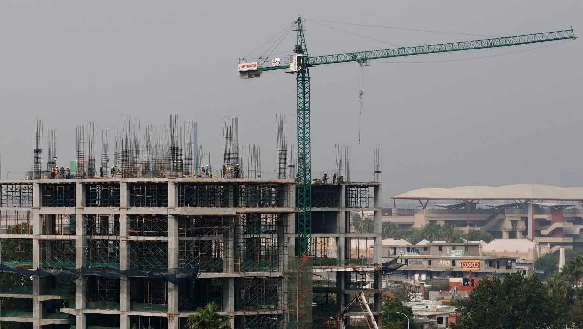 Oficinas, fábricas y parques industriales registraron una caída de 16.5%  en 2025. Roberto Alanís