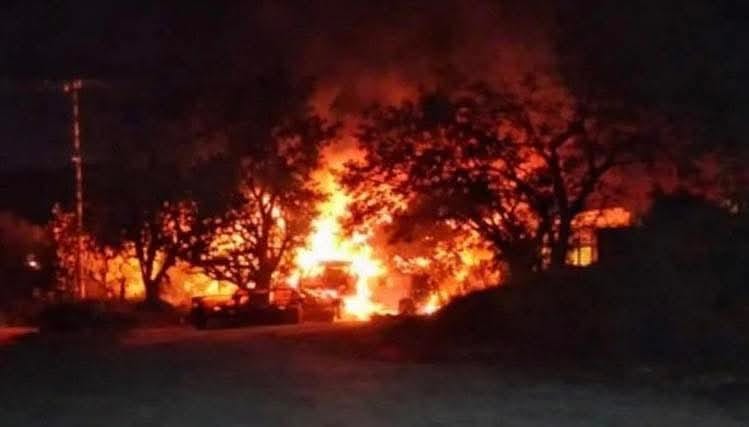 Policías y militares fueron agredidos durante un operativo antihuachicol en Tetepango, Hidalgo.
