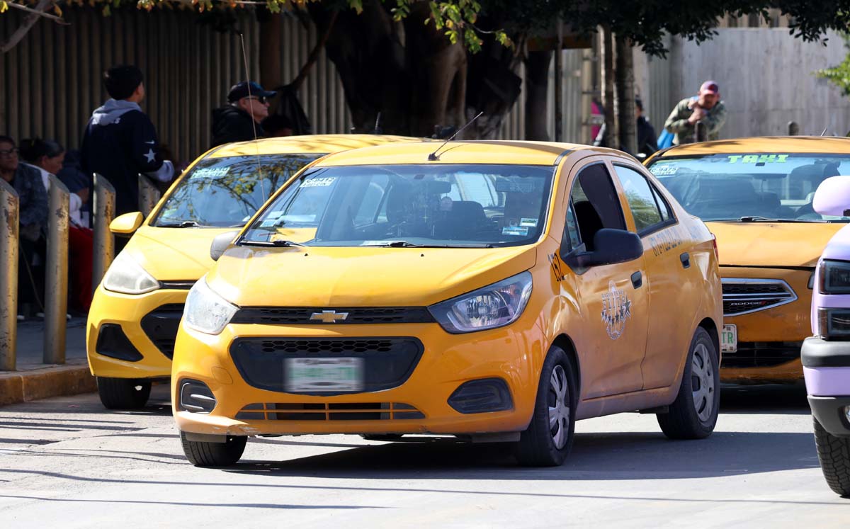 Taxistas en Torreón. | Foto: Verónica Rivera