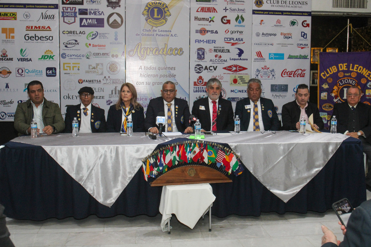 En Gómez Palacio, inauguran Clínica de la Vista del Club de Leones. | Rolando Riestra