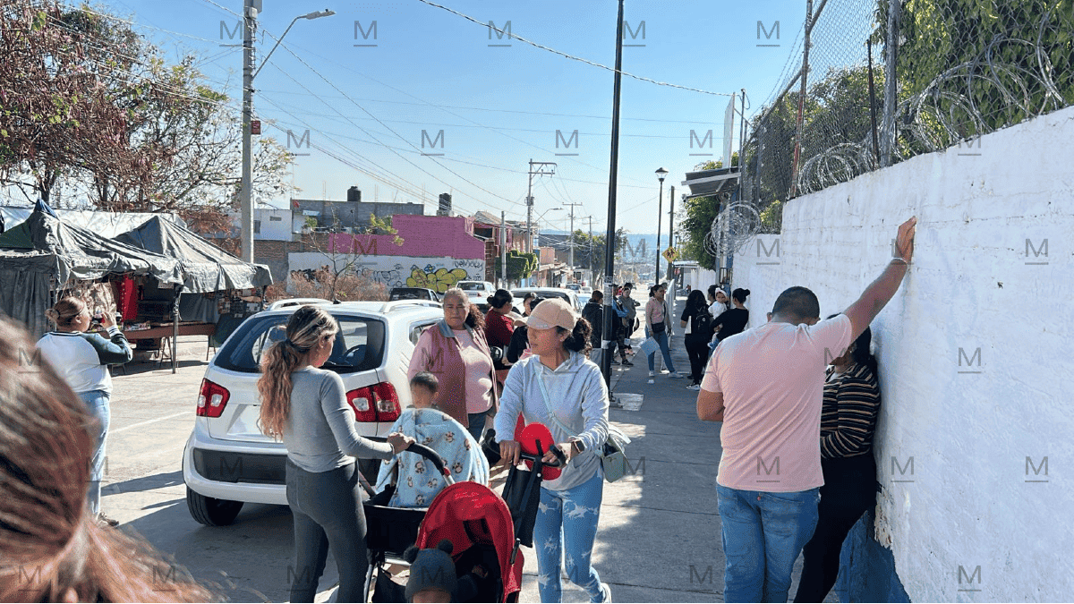 Padres de familia convocan a huelga en Kínder Alfredo Adler en León | Rocío Hernández.