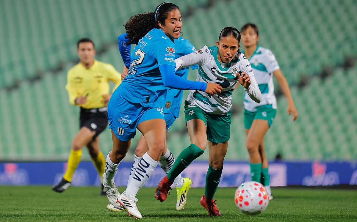 Rayadas golean a las Guerreras. | Foto: Manuel Guadarrama