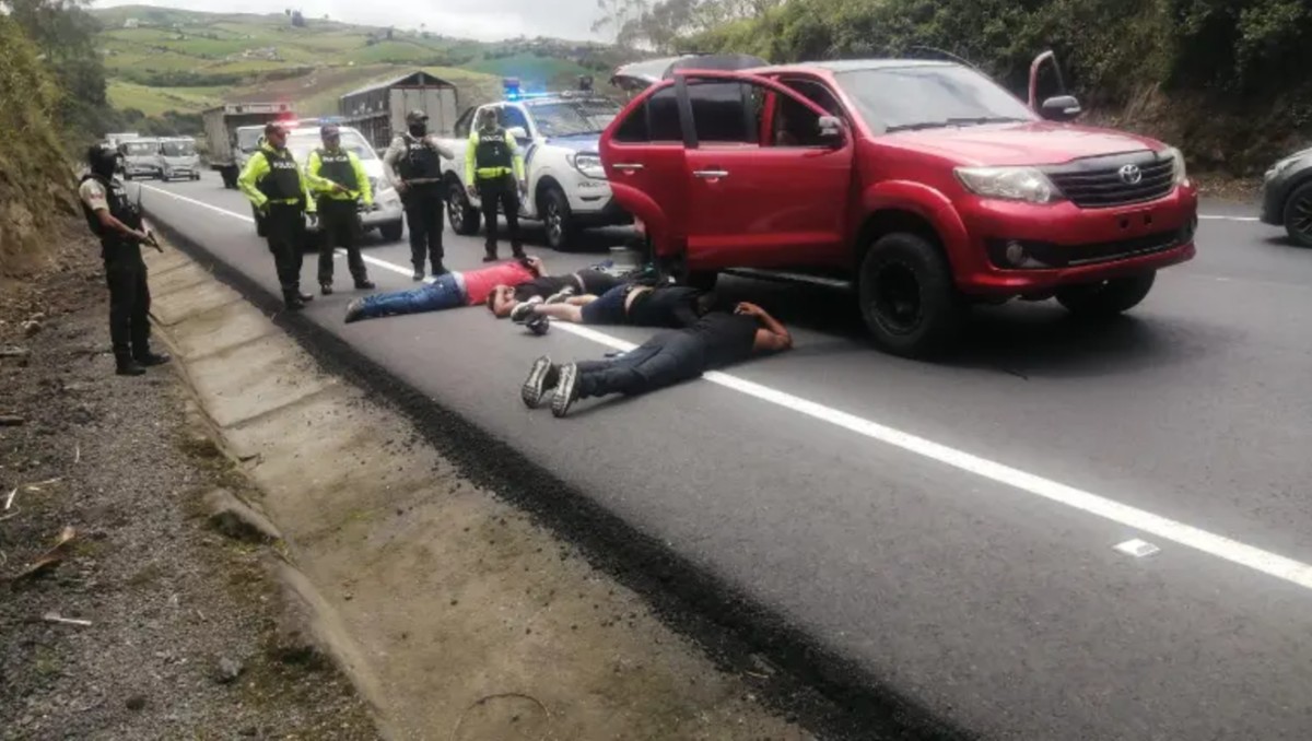 Diez personas fueron detenidas tras el decomiso de 200 kilos de droga en Ecuador. | Especial