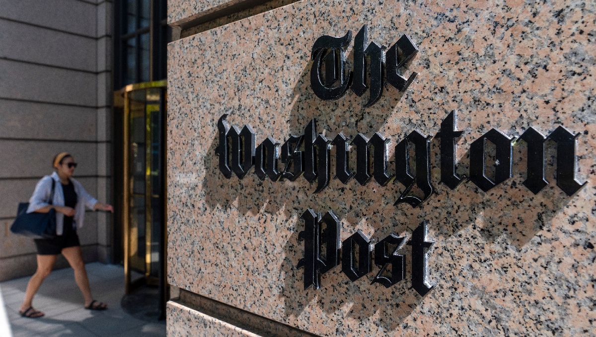 El director también expuso cambios en el ecosistema informativo en el Washington Post. | AP