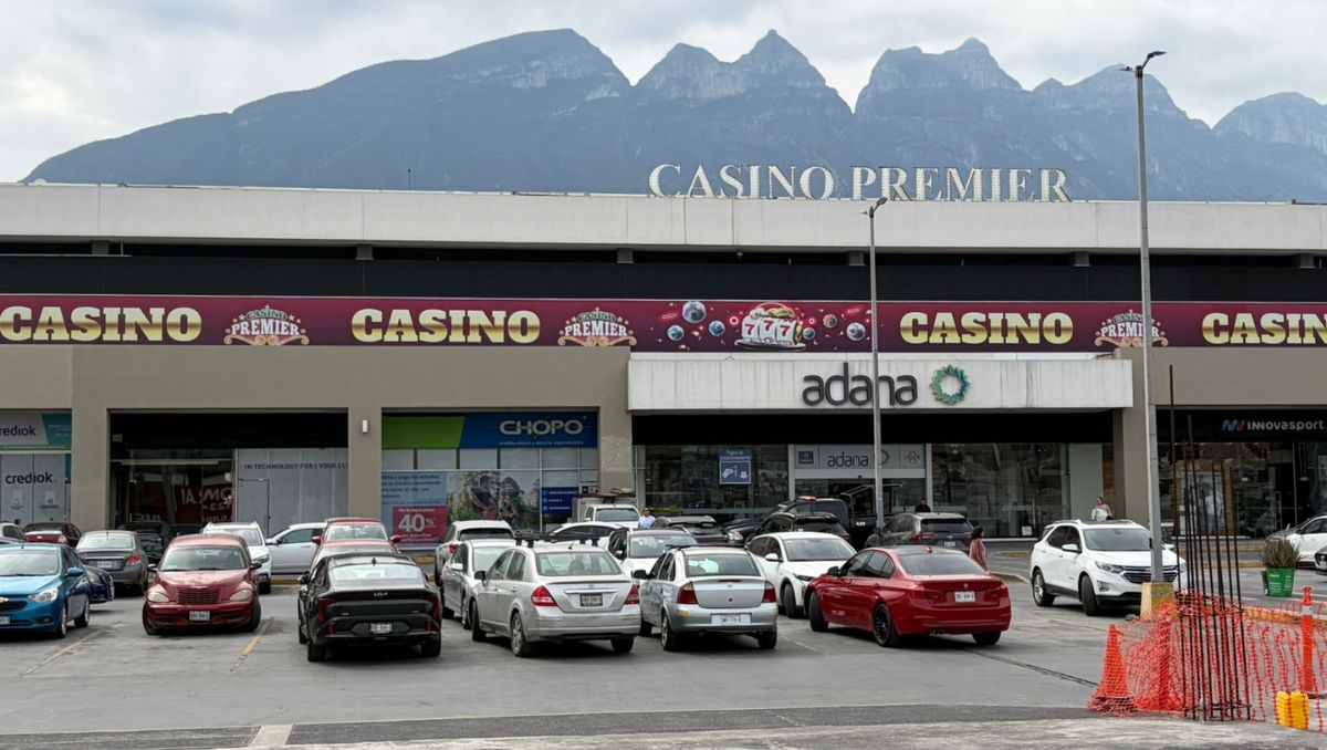 Elementos de Fuerza Civil y personal del Instituto de Criminalística y Servicios Periciales acudieron al sitio. Susana Paredes