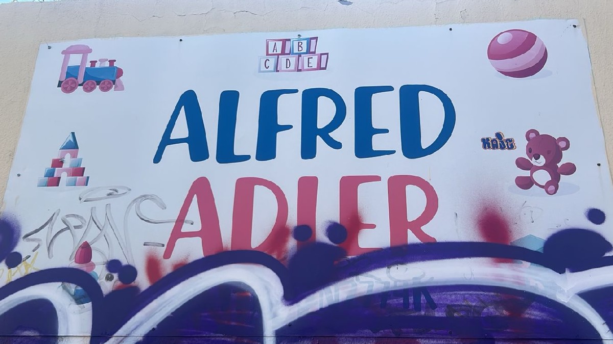 Se implementaron filtros estrictos para la salida de los alumnos, así como un padrón de personas autorizadas para recogerlos. Foto: Rocío.