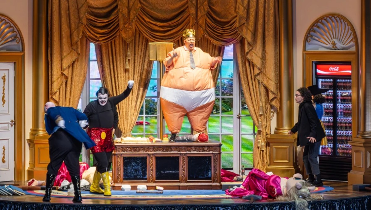 Así es 'Monster's Paradise', la ópera que satiriza a Donald Trump: "Las personas con poder siempre le temen al humor"