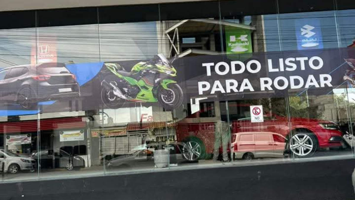 Poblanos acusan fraude en venta de vehículos por parte de agencia | Especial