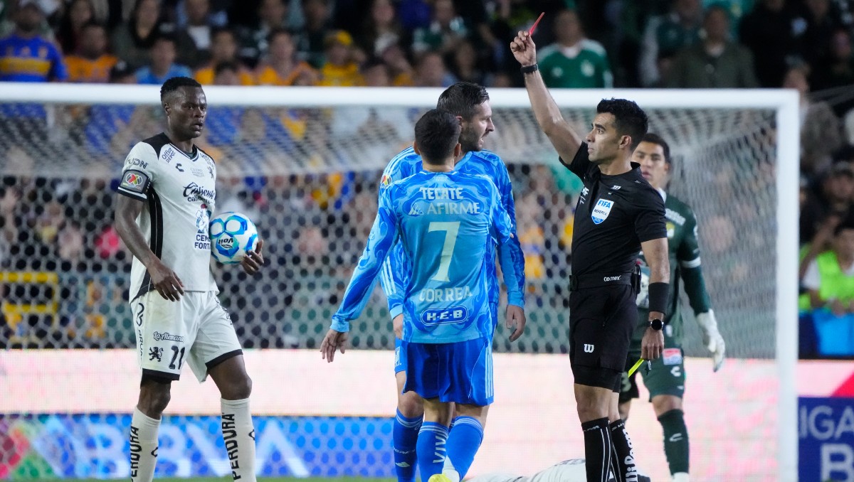 ¿Castigado? Árbitro que expulsó a Gignac, fuera de las designaciones arbitrales de la jornada 5