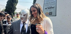 El Santo es uno de las mayores leyendas para la Lucha Libre mexicana, y a 42 años de su muerte recibió un homenaje en Tepito