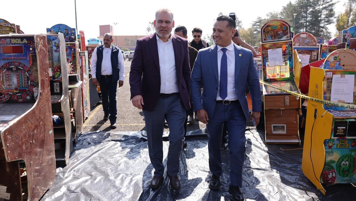 Bedolla aseguró que la erradicación de estas máquinas representa un fuerte golpe a la delincuencia. | Foto: Especial