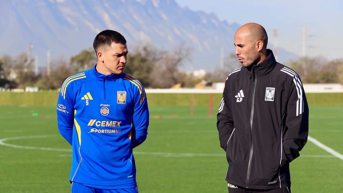 César Araújo hereda el número cinco de Rafael Carioca en Tigres (X @TigresOficial)
