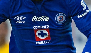 Cruz Azul ha tenido representación africana con dos jugadores en su historia antes de la inminente llegada de Ebere