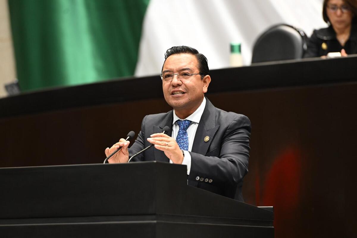 PAN califica de “espejismo” el rescate financiero de Pemex