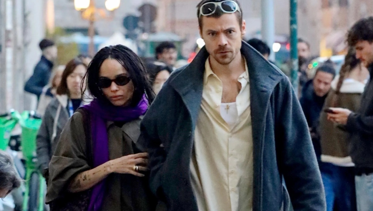 Zoë planearía acompañar al cantante durante su próxima gira mundial de acuerdo a People.