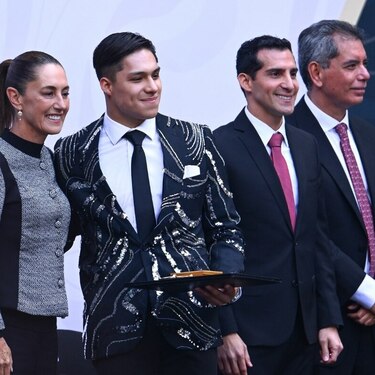 Claudia Sheinbaum, Osmar Olvera y Rommel Pacheco en la entrega del Premio Nacional de Deportes 2025